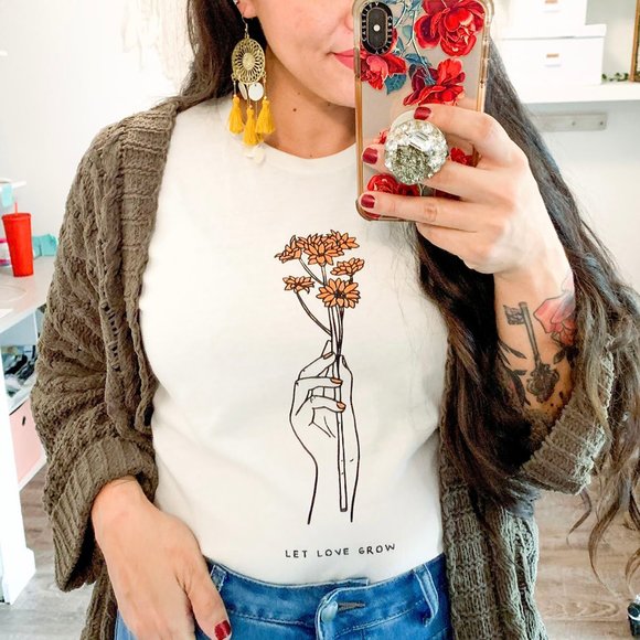 The House Of Gentry Tops - LET LOVE GROW Graphic T-Shirt